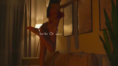 Molly online show from 2, 12, 2025