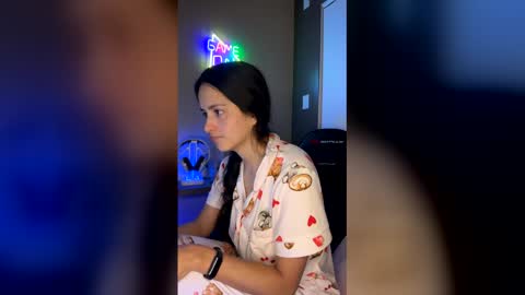 Snapshot of xxxbellalola chatting on 8, 4, 2026 Lola online show from 8, 4, 2026