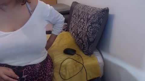Snapshot of xxxbustybabe27x chatting on 7, 10, 2025 Ayanda online show from 7, 10, 2025