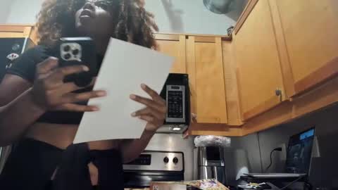 Danielle online show from 6, 2, 2025