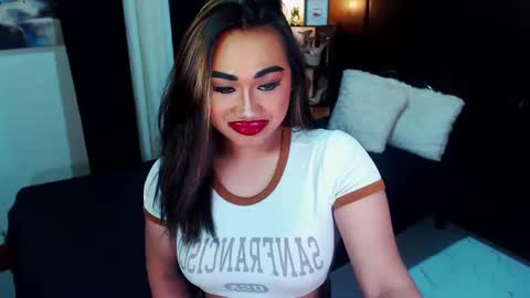 Snapshot of xxxgiganticoliviacummerxxx chatting on 6, 12, 2024 OLIVIA online show from 6, 12, 2024