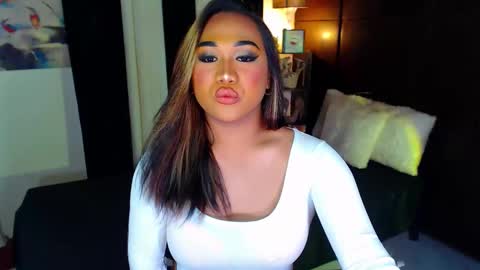 Snapshot of xxxgiganticoliviacummerxxx chatting on 7, 12, 2024 OLIVIA online show from 7, 12, 2024