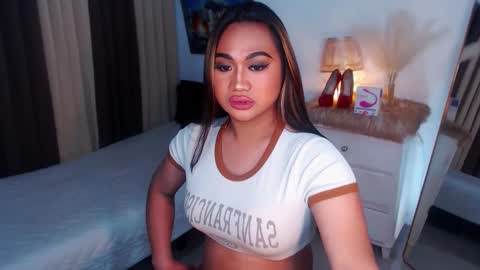 Snapshot of xxxgiganticoliviacummerxxx chatting on 23, 12, 2024 OLIVIA online show from 23, 12, 2024