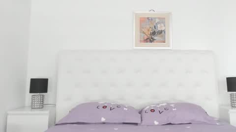 Elvira online show from 8, 3, 2025