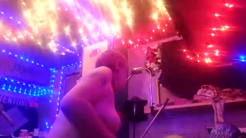 Snapshot of xxxqueenmandydickenz chatting on 7, 10, 2025 XXXQueenMandyDickenz online show from 7, 10, 2025