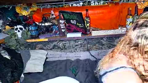 Snapshot of xxxqueenmandydickenz chatting on 15, 11, 2025 XXXQueenMandyDickenz online show from 15, 11, 2025