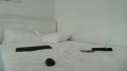 Lil Luna online show from 9, 2, 2025