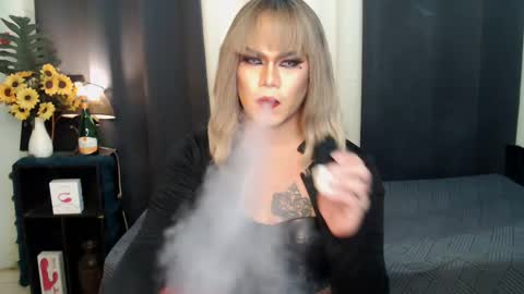 Snapshot of xyournightmarequeenx chatting on 18, 12, 2024 QueenMarina online show from 18, 12, 2024