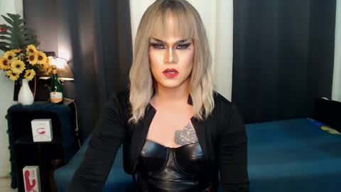 Snapshot of xyournightmarequeenx chatting on 30, 12, 2024 QueenMarina online show from 30, 12, 2024