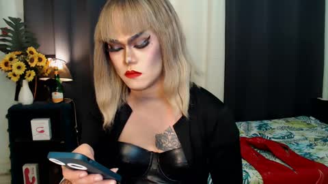 Snapshot of xyournightmarequeenx chatting on 20, 1, 2025 QueenMarina online show from 20, 1, 2025
