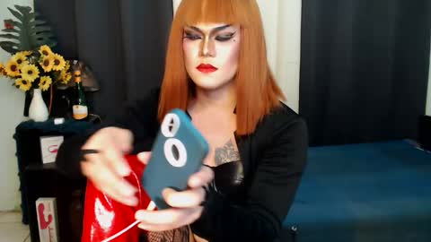 Snapshot of xyournightmarequeenx chatting on 8, 2, 2025 QueenMarina online show from 8, 2, 2025