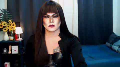 Snapshot of xyournightmarequeenx chatting on 9, 9, 2025 QueenMarina online show from 9, 9, 2025