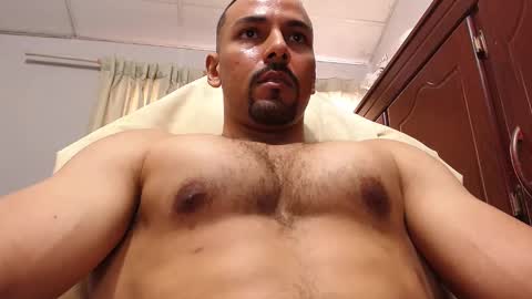  Yago Fox  online show from 12, 12, 2024