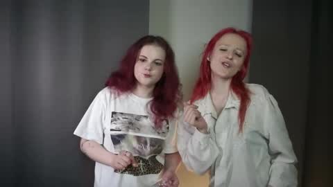 Gina and Mia online show from 5, 5, 2026