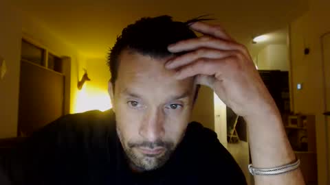 yallayalla1806 online show from 28, 11, 2025