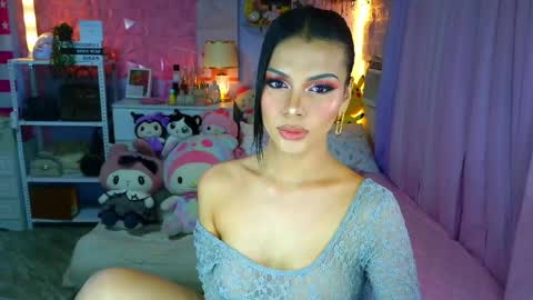 YANG AUDREY LONE online show from 7, 4, 2026