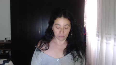 yasmin_love85 online show from 17, 12, 2024