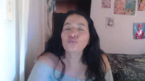 yasmin_love85 online show from 28, 1, 2025