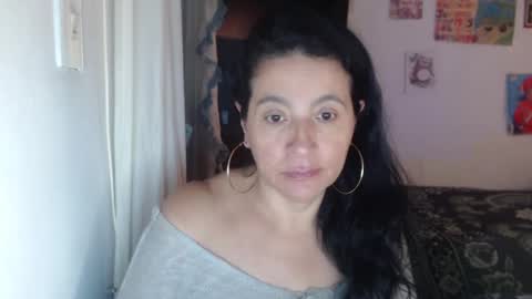yasmin_love85 online show from 4, 3, 2025