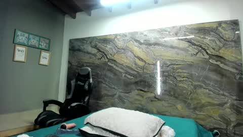 yaya____ online show from 19, 2, 2025