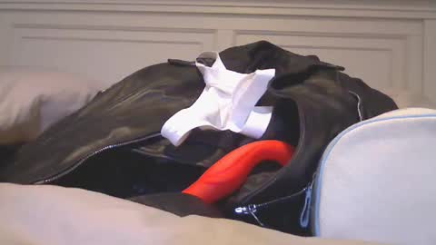 Ybeedifferent26 online show from 26, 4, 2026