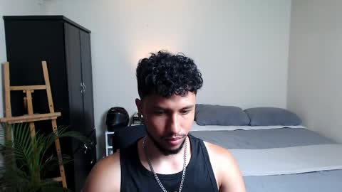 Snapshot of yeff_stone chatting on 25, 4, 2026 yeff online show from 25, 4, 2026