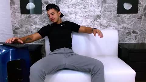 Snapshot of yeisonbrown chatting on 1, 11, 2025 Yeison online show from 1, 11, 2025