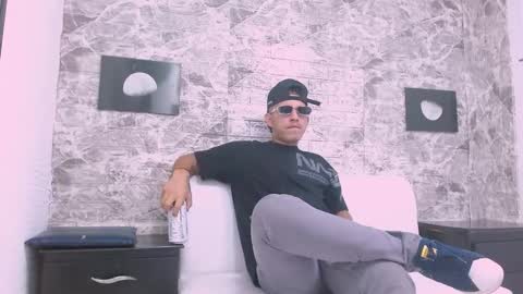 Snapshot of yeisonbrown chatting on 8, 11, 2025 Yeison online show from 8, 11, 2025