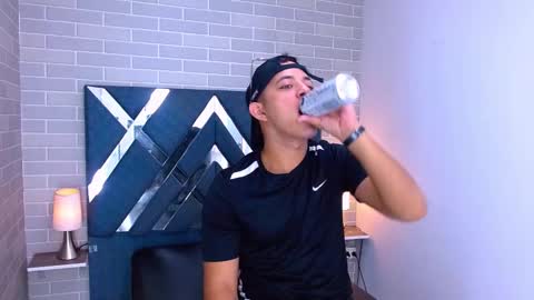 Snapshot of yeisonbrown chatting on 11, 11, 2025 Yeison online show from 11, 11, 2025