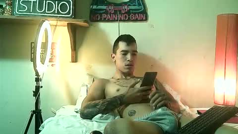 yeisoncastellanos1999 online show from 12, 5, 2026