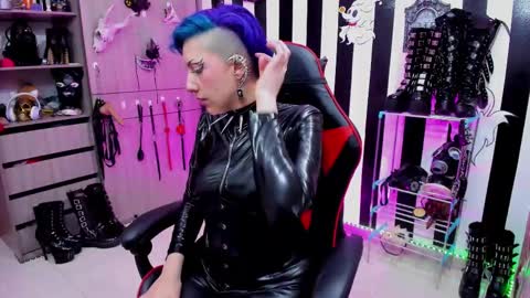 Snapshot of yelena_bondaje chatting on 8, 3, 2025 Yelena online show from 8, 3, 2025