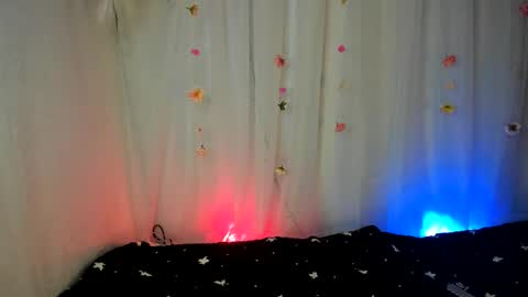 YELINA online show from 7, 11, 2025