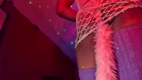 Snapshot of yelladaniella chatting on 31, 10, 2025 Ella Ts online show from 31, 10, 2025