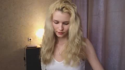 Snapshot of yennaone chatting on 27, 6, 2026 Yenna online show from 27, 6, 2026