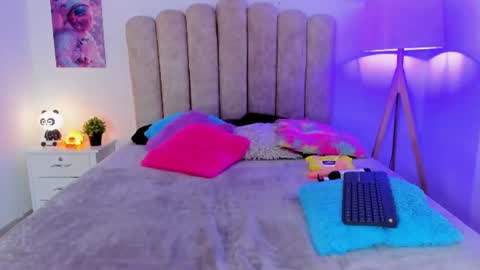 yensy_hott online show from 17, 7, 2026