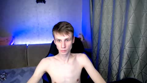 Snapshot of yes_cute_boy_ chatting on 10, 3, 2025 Eden online show from 10, 3, 2025