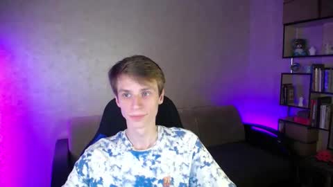 Snapshot of yes_cute_boy_ chatting on 17, 10, 2025 Eden online show from 17, 10, 2025