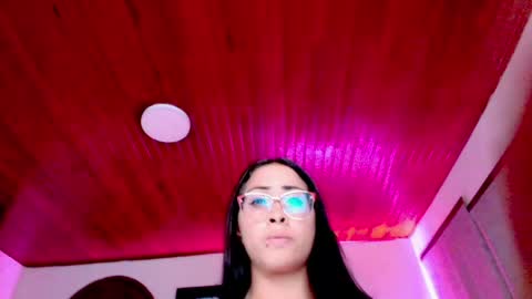 yesie_hot2 online show from 30, 1, 2025