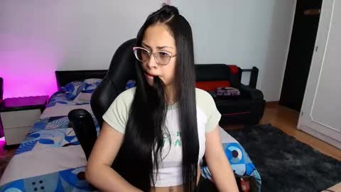 Snapshot of yesie_hot2 chatting on 31, 3, 2026 yesie_hot2 online show from 31, 3, 2026