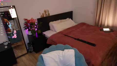 Snapshot of yess_kiki chatting on 6, 10, 2025 Kiki online show from 6, 10, 2025