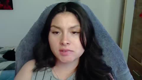 yessica_gomez01 online show from 19, 5, 2026