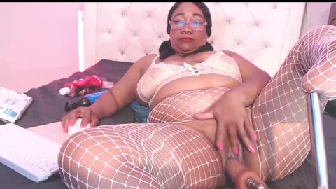 Yhazan Blake online show from 10, 4, 2026