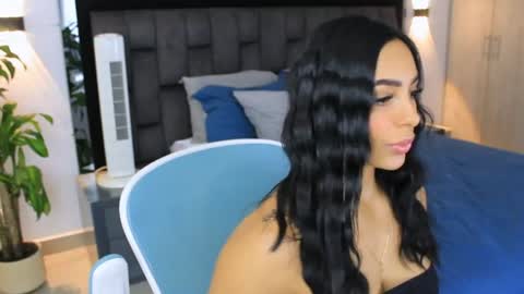 Yika Alves online show from 18, 7, 2026