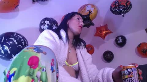 Yiny online show from 13, 10, 2025