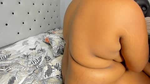 roxie reyes  online show from 24, 1, 2025