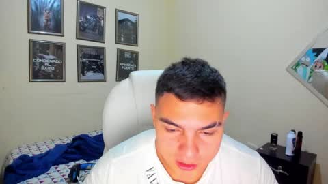 Snapshot of yker18 chatting on 2, 12, 2024 yker online show from 2, 12, 2024