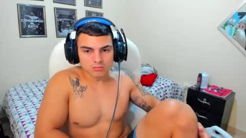 Snapshot of yker18 chatting on 11, 12, 2024 yker online show from 11, 12, 2024