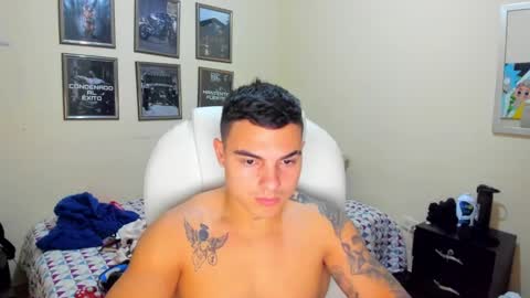 Snapshot of yker18 chatting on 23, 12, 2024 yker online show from 23, 12, 2024