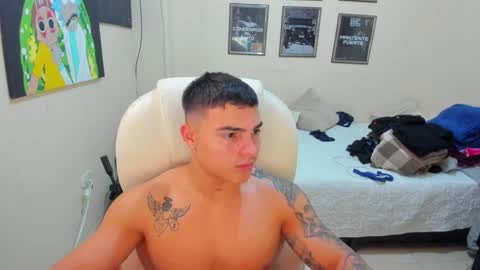 Snapshot of yker18 chatting on 6, 1, 2025 yker online show from 6, 1, 2025