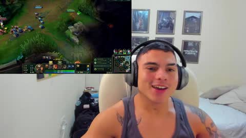 Snapshot of yker18 chatting on 7, 1, 2025 yker online show from 7, 1, 2025